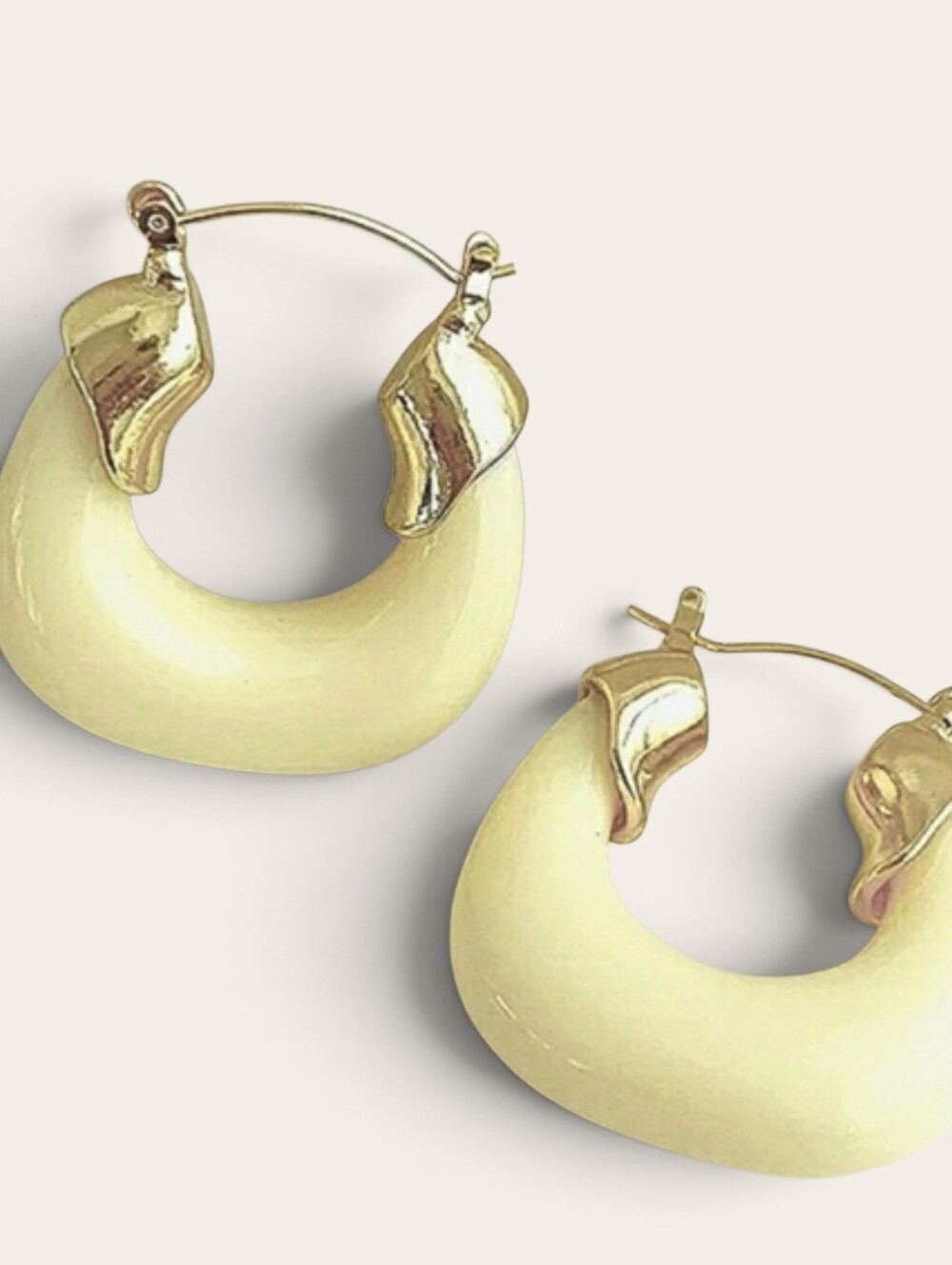 Vanilla pudding colored resin; gold plated copper; nwot